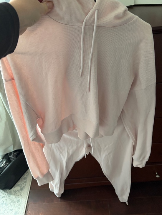 Aritzia Tops - Aritzia Sunday Best Light Pink Cropped Hoodie with matching pant